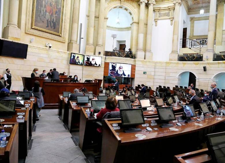 En plenaria del Senado aprobó el propyecto de reforma se recorta el periodo de descanso de los congresistas en un mes. FOTO COLPRENSA 