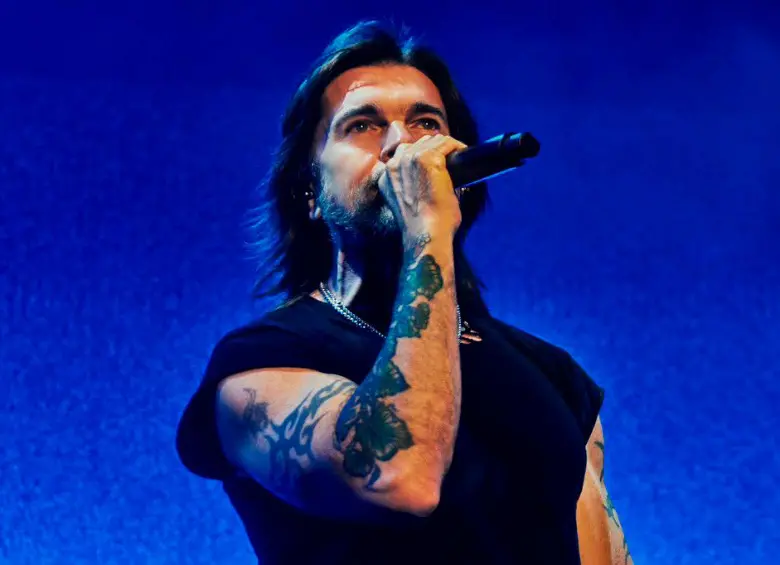 Juanes interpretó cuatro canciones durante La Velada del Año VI, organizada por Ibai Llanos en el estadio La Cartuja de Sevilla. FOTO CORTESÍA DE JUANES. 