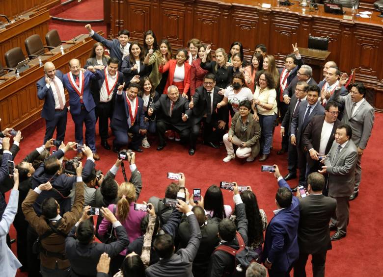 Congreso de Perú destituye a Castillo por “permanente incapacidad moral”. Foto: EFE. 