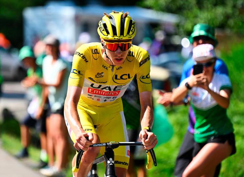 Durante la tercera semana del Tour de Francia 2024, todos los focos apuntan a la batalla entre el ciclista esloveno Tadej Pogacar y el danés Jonas Vingegaard por el primer puesto de la clasificación general. FOTO getty