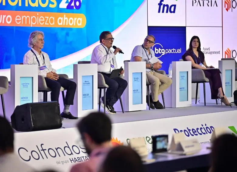 El exministro de Hacienda, Alberto Carrasquilla, durante su participación en el Congreso Asofondos 2026. FOTO CORTESÍA ASOFONDOS