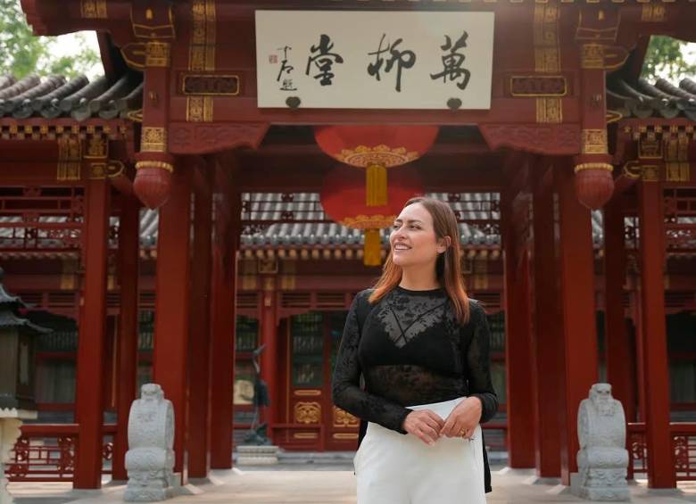  Cancillería señaló que Beltrán es comunicadora social con maestría, y que “no va como influencer, ella forma parte del equipo y es eficiente y trabajadora”. FOTO: INSTAGRAM