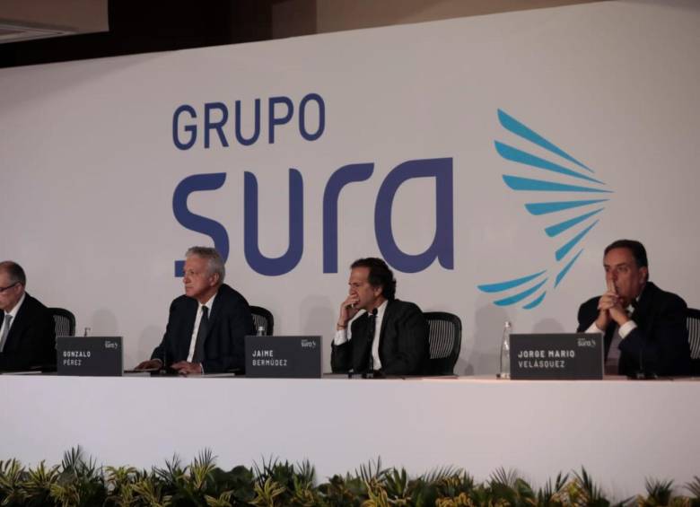 La asamblea extraordinaria de accionistas de Sura se realizó en el Country Club Ejecutivos de Medellín. FOTO Carlos Velásquez