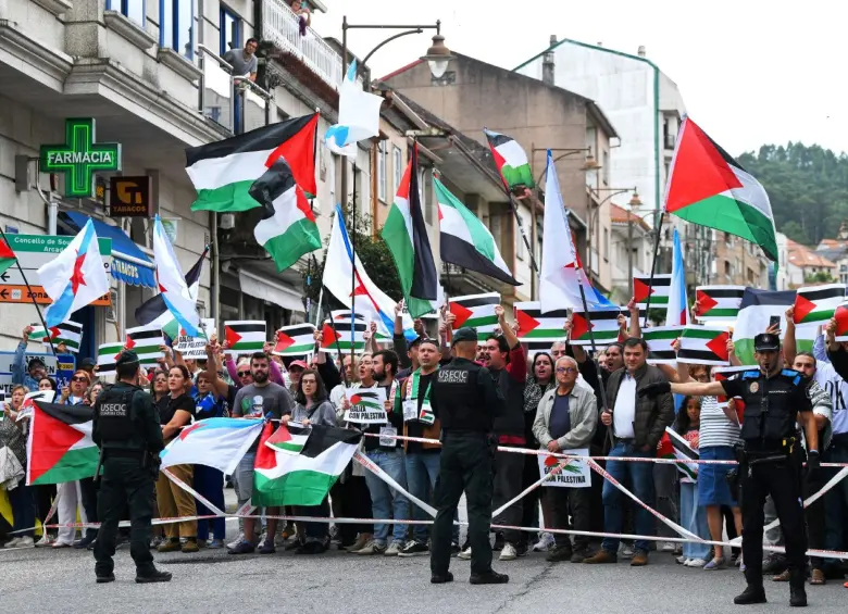 Las protestas en contra de la presencia del Israel Premier Tech en la Vuelta han distorsionado el desarrollo de varias etapas de la carrera ciclística. Foto: Getty Images