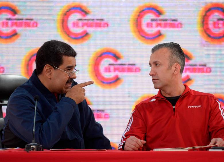 Maduro le pidió la renuncia al ministro de Petróleo Tareck El Aissami, uno de sus más poderosos y leales funcionarios. FOTO AFP