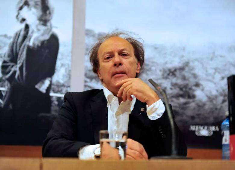 El autor español murió poco antes de cumplir 71 años. Su muerte dejó en shock al mundo editorial español. Foto: Efe