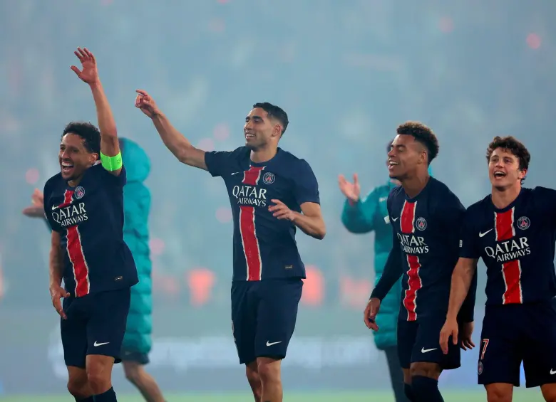 Festejos de los jugadores del PSG luego de la clasificación a la final de la Champions League. FOTO: GETTY