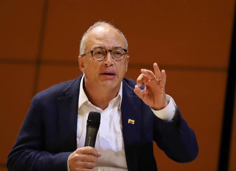 Juan Carlos Echeverry, exministro de Hacienda y expresidente de Ecopetrol, lanzó su curso Sistema Echeverry. Foto: Colprensa