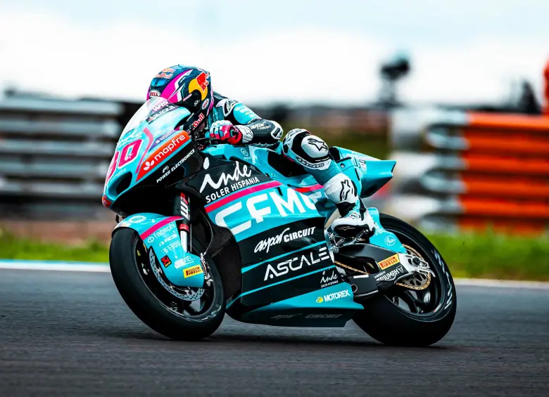 El piloto colombo-español David Alonso vive su segundo año en el Moto2. Cuando compitió en la tercera categoría hizo varios récords. Foto: tomada del x de @AsparTeam 