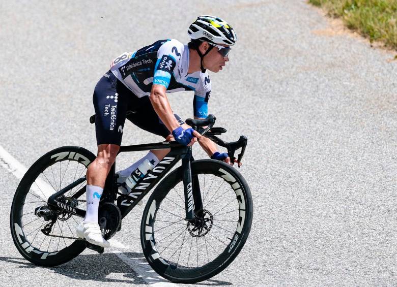 Éiner Rubio, de 27 años de edad, fue protagonista este jueves en el Tour. En 2023 ganó etapa en el Giro de Italia. FOTO X-MOVISTAR