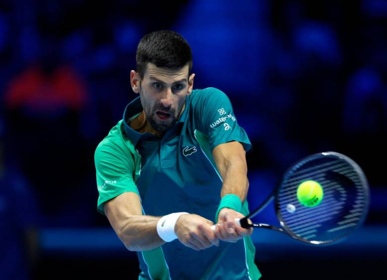 El serbio Novak Djokovic venció a Carlos Alcaraz en lasemifinales del Másters ATP de Turín. FOTO GETTY