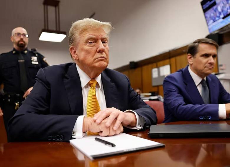 El expresidente de Estados Unidos, Donald Trump, en el banquillo. Foto: Getty Images