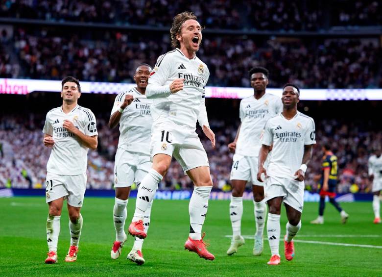 Luka Modric (centro) es uno de los capitanes y jugadores referentes de la actual plantilla del Real Madrid. FOTO: GETTY