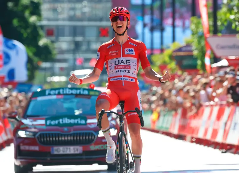 Tadej Pogacar protagonizó una exhibición en los Pirineos y amplió su ventaja al frente de la clasificación general. FOTO: GETTY
