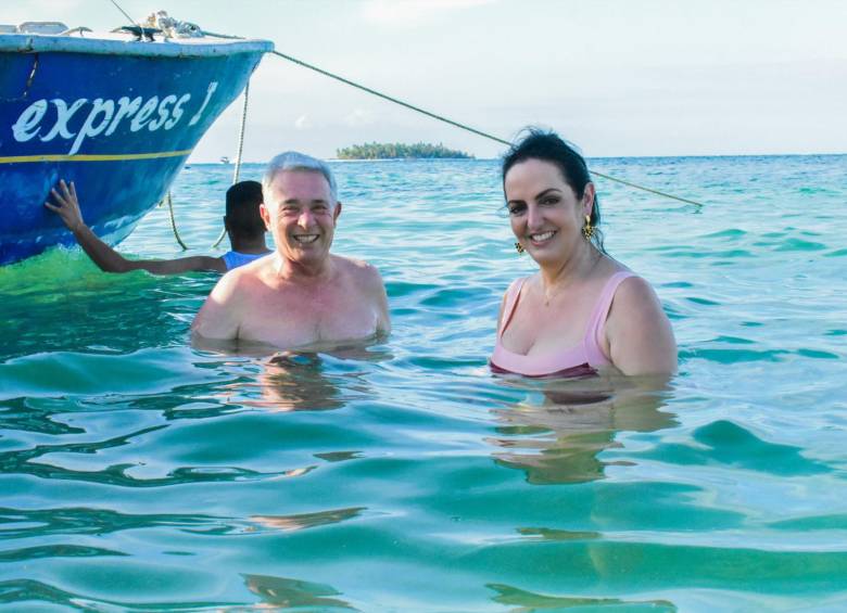 El expresidente Álvaro Uribe y la senadora María Fernanda Cabal. Foto: Twitter @MariaFdaCabal