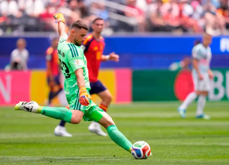 El arquero Unai Simón de España sumó 650 minutos sin recibir gol en el Mundial de Norteamérica, imponiendo nueva marca en las copas del mundo. FOTO GETTY 