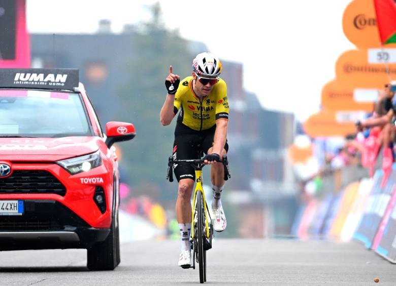 Simon Yates, de 32 años, levantará este domingo el título más importante de su carrera deportiva. FOTO: GETTY