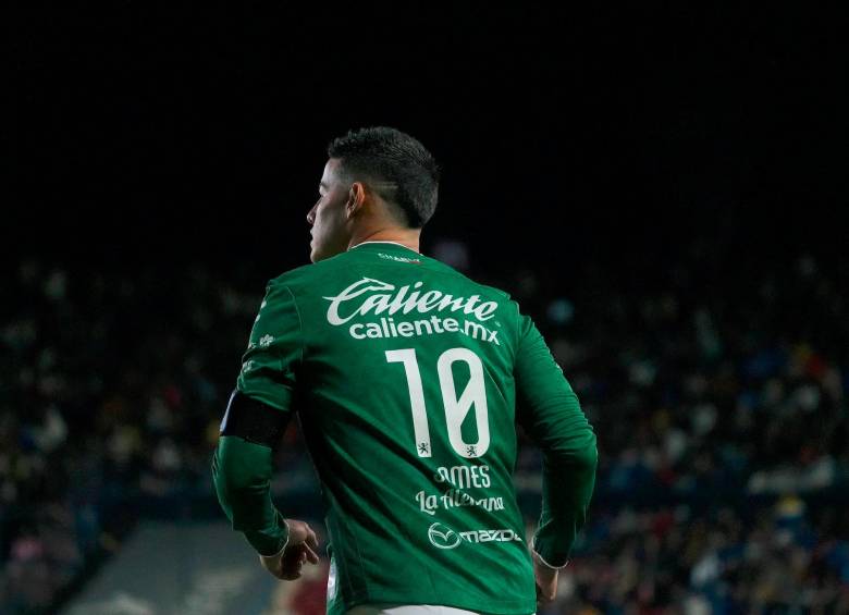 James, con el 10 en su dorsal y la cinta de capitán, sigue siendo gran figura del León. FOTO LEON FC