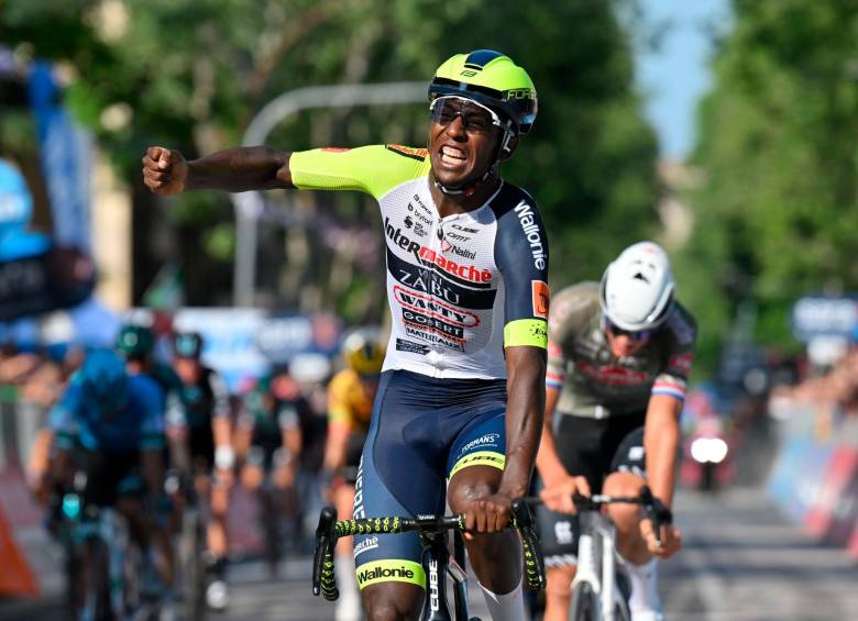 Biniam Girmay se impuso en la etapa 10 del Giro; Sosa fue el mejor de los colombianos