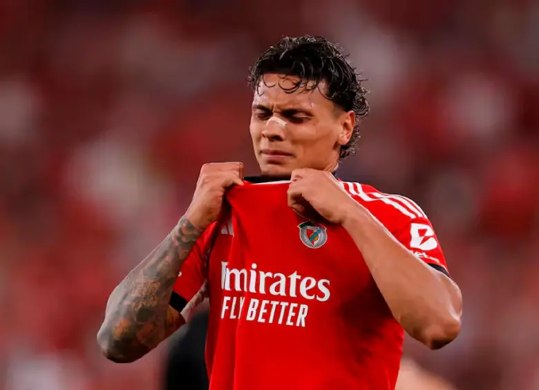 Richard Ríos, de 25 años, no contó con suerte este martes en Champions y con su autogol Benfica ya suma dos derrotas en la Champions. FOTO: AFP