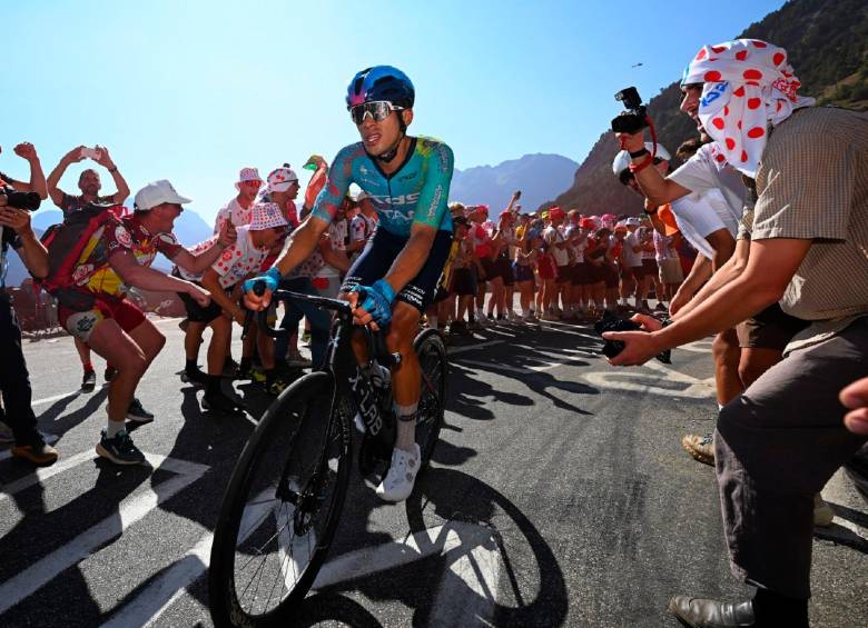 Harold Tejada comenzó a mostrar sus condiciones en la montaña al cruzar segundo por el Alt de Paüls, puerto de tercera categoría. FOTO GETTY