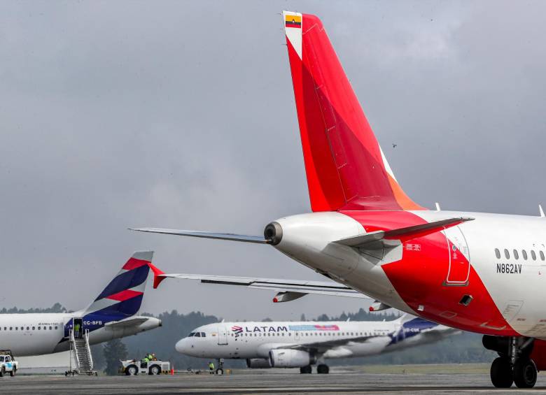 El ajuste a los tiquetes aéreos del 19% se logró gracias al acuerdo entre Gobierno, aerolíneas y operadores turísticos. FOTO Juan Antonio Sánchez