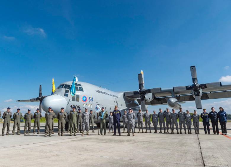 Despedida de los 36 tripulantes de las Fuerzas Militares de Colombia. FOTO Ministerio de Defensa