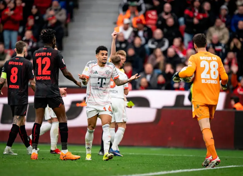 Luis Díaz ya suma dos expulsiones jugando para el Bayern Múnich. Foto @FCBayernFocus