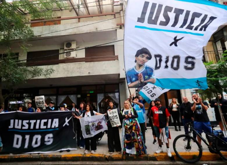 En Argentina siguen pidiendo justicia por la muerte de Maradona. FOTO AFP