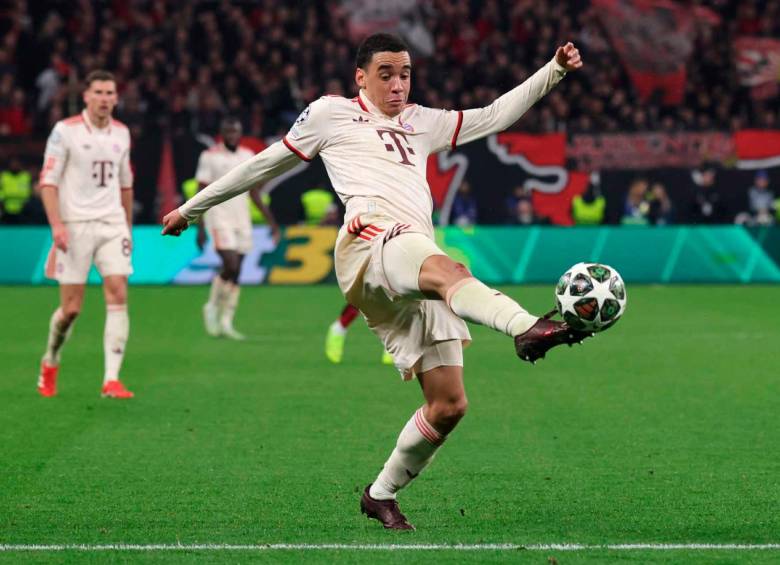 Él es Jamal Musiala, quien sufrió una delicada lesión en el desarrollo del Mundial de Clubes de Estados Unidos. FOTO: Getty