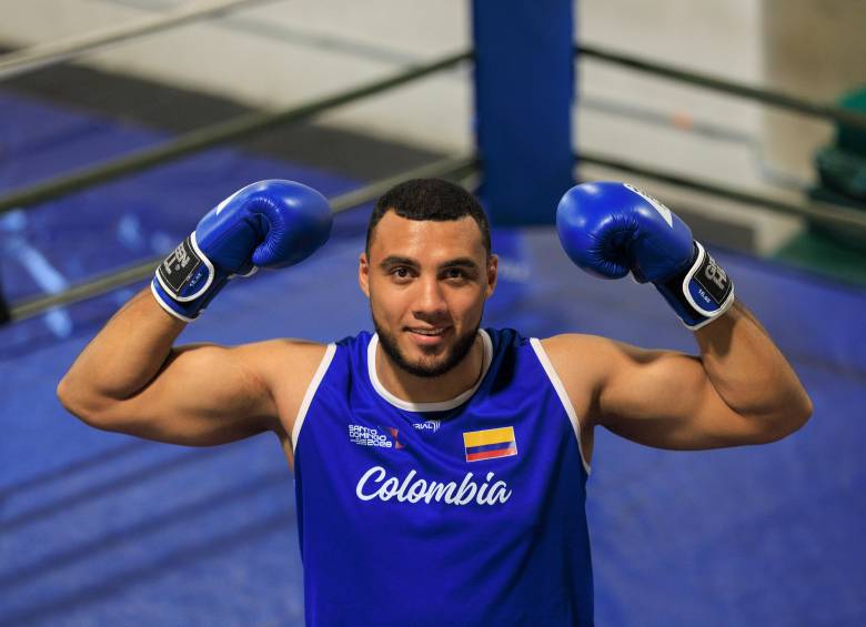 El antioqueño Juan Pablo Patiño, de regreso a casa, orgulloso de su triunfo en Centroamericanos. FOTO CAMILO SUÁREZ