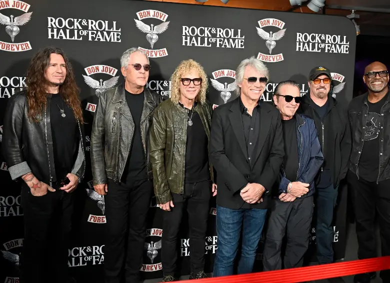 La banda de rock Bon Jovi tendrá una película biográfica que explorará sus inicios en Nueva Jersey y su ascenso a la fama internacional. FOTO: Getty