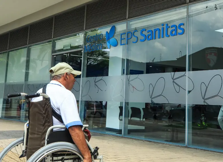La fachada de uno de los sitios de Sanitas en Medellín. FOTO: CAMILO SUAREZ