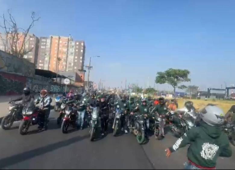 Los motociclistas se unieron al paro camionero en Bogotá. Foto: Captura de video