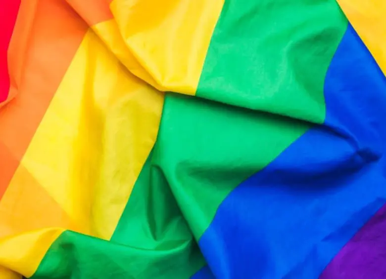 Tras años de debate político, Reino Unido busca aprobar una ley que castigaría con cárcel a quienes promuevan prácticas destinadas a cambiar la orientación sexual o identidad de género de las personas LGBT+ . FOTO: Magnific.