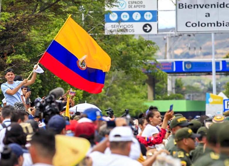 En la distancia, Maduro aseguró que la reactivación fue “un hecho histórico que marca el comienzo de una etapa de relaciones de hermandad, respeto y Paz”. Foto: CAMILO SUÁREZ.