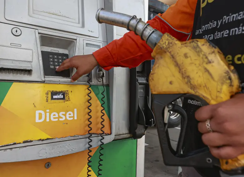En contraste con el diésel o acpm, la refinación nacional no ha presentado un incremento en su producción de gasolina en los últimos años. Foto: Manuel Saldarriaga
