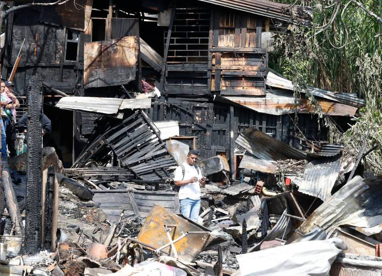 Incendio en Itagüí dejó sin casa a 17 familias y mató a varios animales