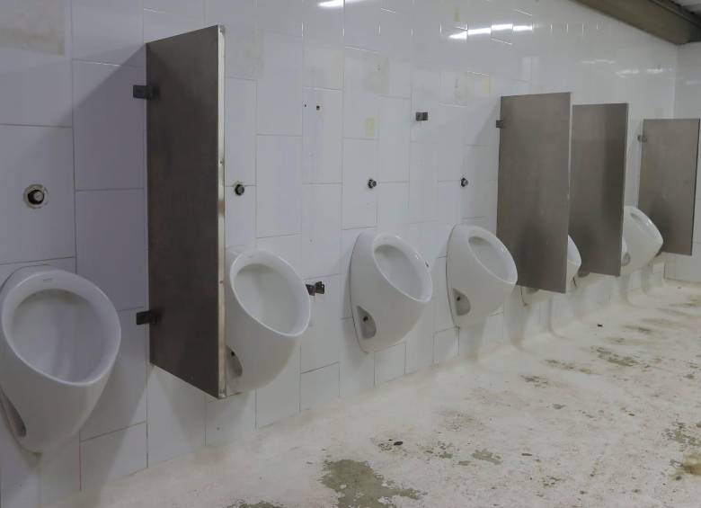 ¡Así no! Los del Sur pelearon y no dejaron jugar al Verde