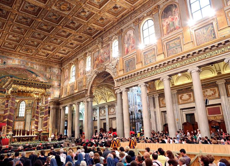 Así es el interior de la Basílica Santa María la Mayor de Roma. FOTO: Getty