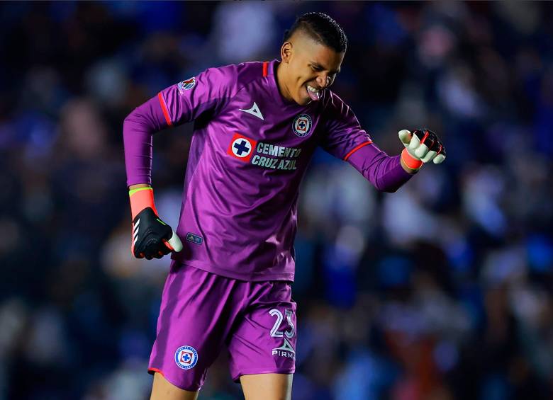 Kevin Mier el arquero colombiano que pasó por Atlético Nacional, y buscará el título de la Concacaf con Cruz Azul. FOTO: GETTY