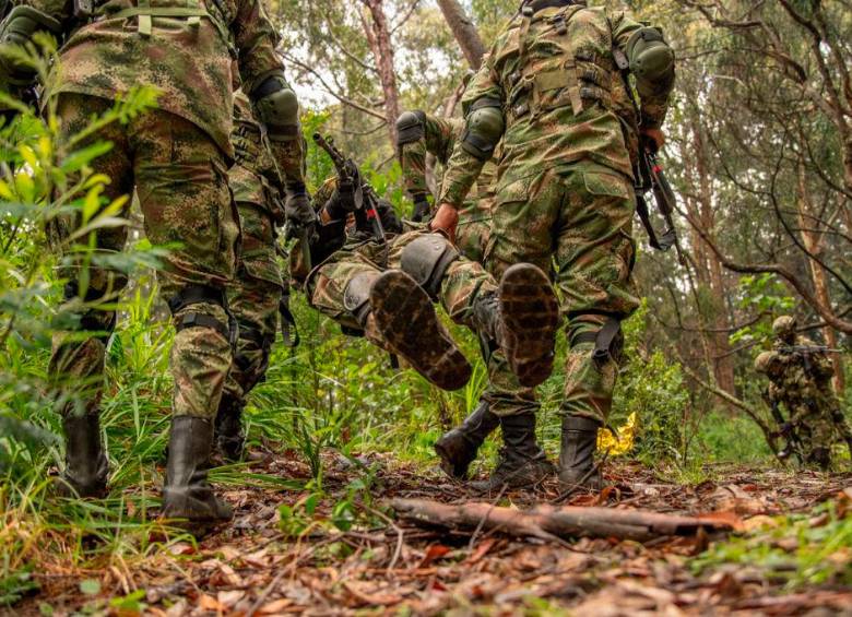 Soldados de la Fuerza de Despliegue Rápido N.° 11 de la Fuerza de Tarea Omega se están enfrentando a hombres de la estructura Marco Aurelio Buendía de las disidencias de ‘Calarcá’. Imagen de referencia. FOTO: Colprensa