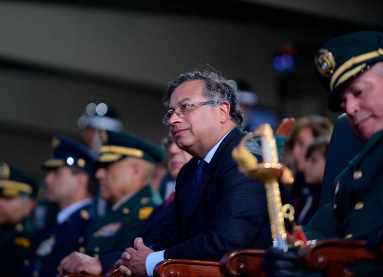 El presidente Gustavo Petro le dijo a las Fuerzas Armadas que el pueblo colombiano votó por el cambio. FOTO: Cortesía Presidencia