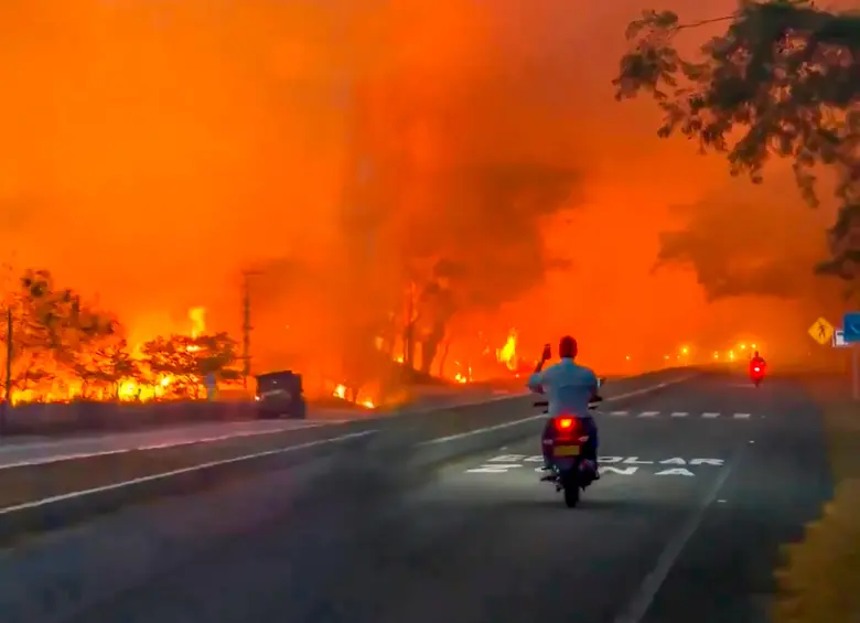 Incendios no dan tregua en Tolima: 24 focos permanecen activos y hay más de 30.000 hectáreas afectadas. FOTOS: Capturas de video 