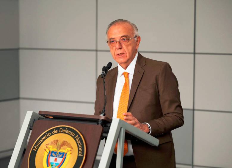 El ministro de Defensa, Iván Velásquez, sostuvo que el término “retención” es una de las definiciones de la palabra “secuestro”. FOTO: Cortesía Presidencia