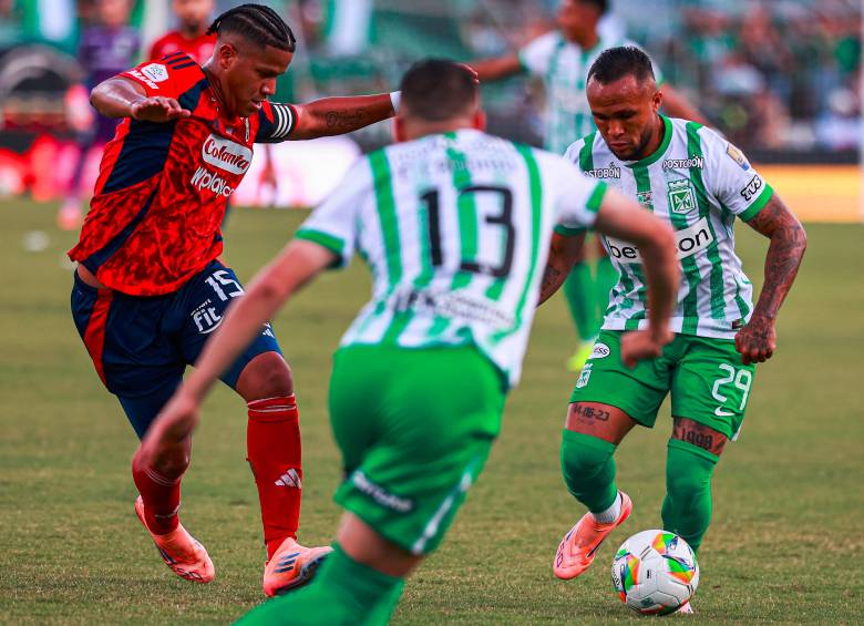 DIM hace las veces de local en el partido definitivo. FOTO MANUEL SALDARRIAGA