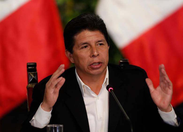 Pedro Castillo está inmerso en seis expedientes penales, pero se declara víctima de una persecución política. FOTO: EFE