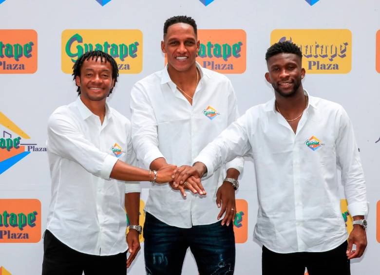 Juan Guillermo Cuadrado, Yerry Mina y Jéfferson Lerma hombres de fútbol pero también de negocios. FOTO JAIME PÉREZ