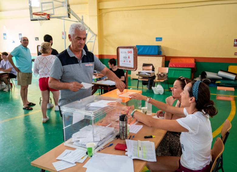 Se estima que 7 de cada 10 españoles habilitados para votar participaron en las elecciones parlamentarias. El voto por correo fue fundamental para impulsar la participación. FOTO getty