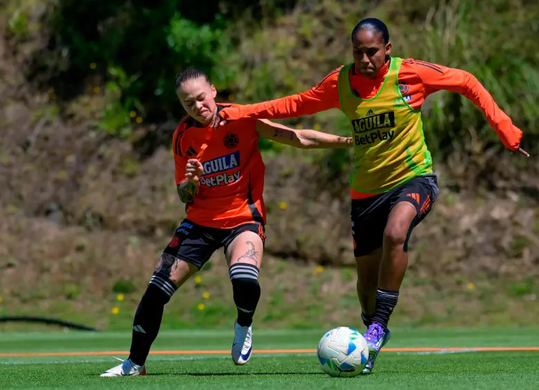 Ana María Guzmán y Mary José Álvarez son dos de las caras nuevas que tiene el equipo Tricolor en la Copa América. FOTO cortesía fcf